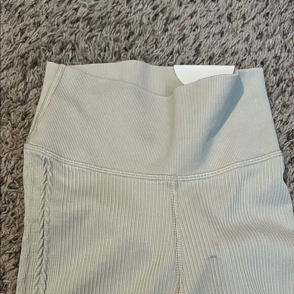 NWT Aerie Offline Hi-Rise Cream seamless 7/8 Leggings C - Picture 4 of 7